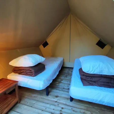 Camping Porte Des Alpilles By M.A Destination Glamping Saint-Étienne-du-Grès Exterior foto