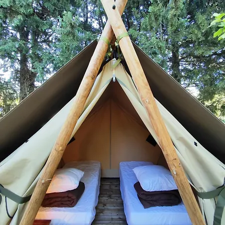 Camping Porte Des Alpilles By M.A Destination Glamping Saint-Étienne-du-Grès Exterior foto