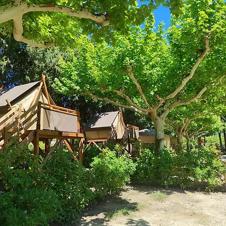 Camping Porte Des Alpilles By M.A Destination Glamping Saint-Étienne-du-Grès Exterior foto