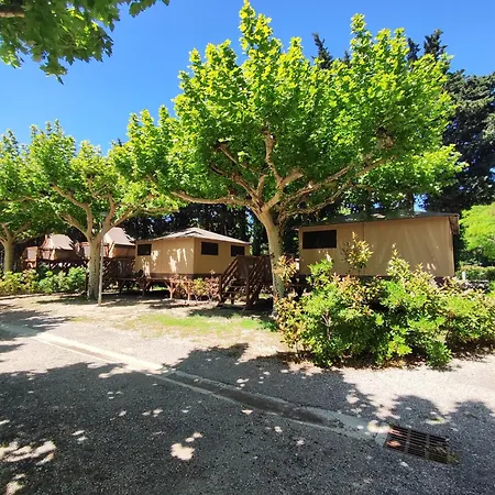 Camping Porte Des Alpilles By M.A Destination Glamping Saint-Étienne-du-Grès Exterior foto