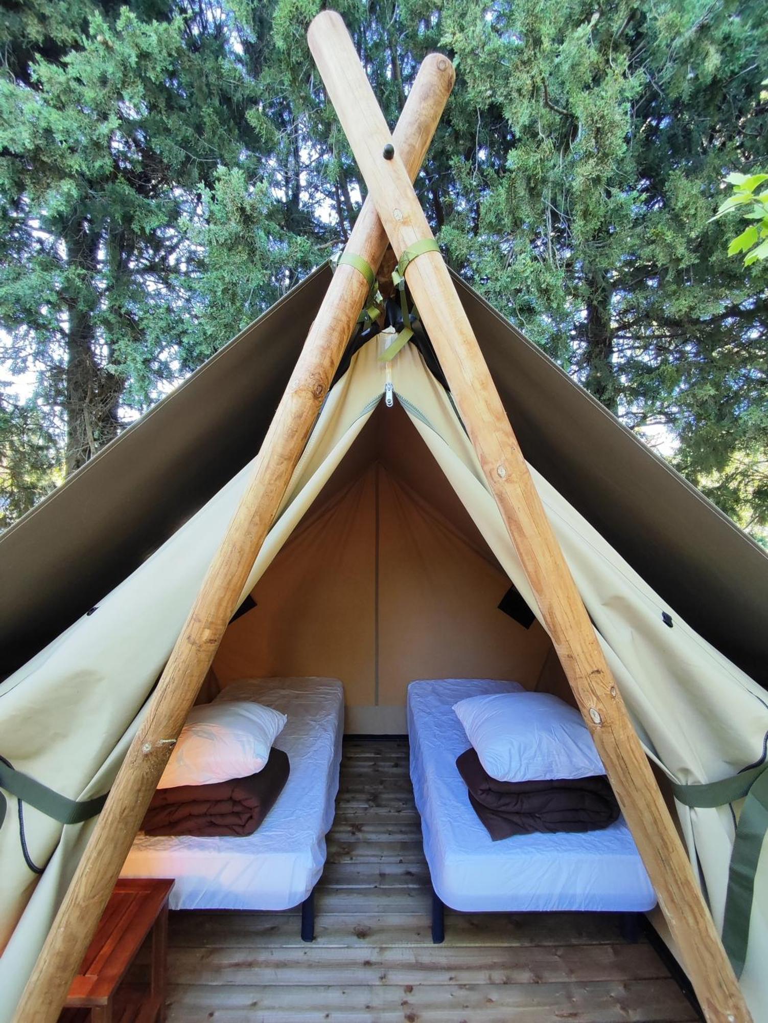 Porte Des Alpilles By M.a Destination Glamping Campismo de Luxo *
