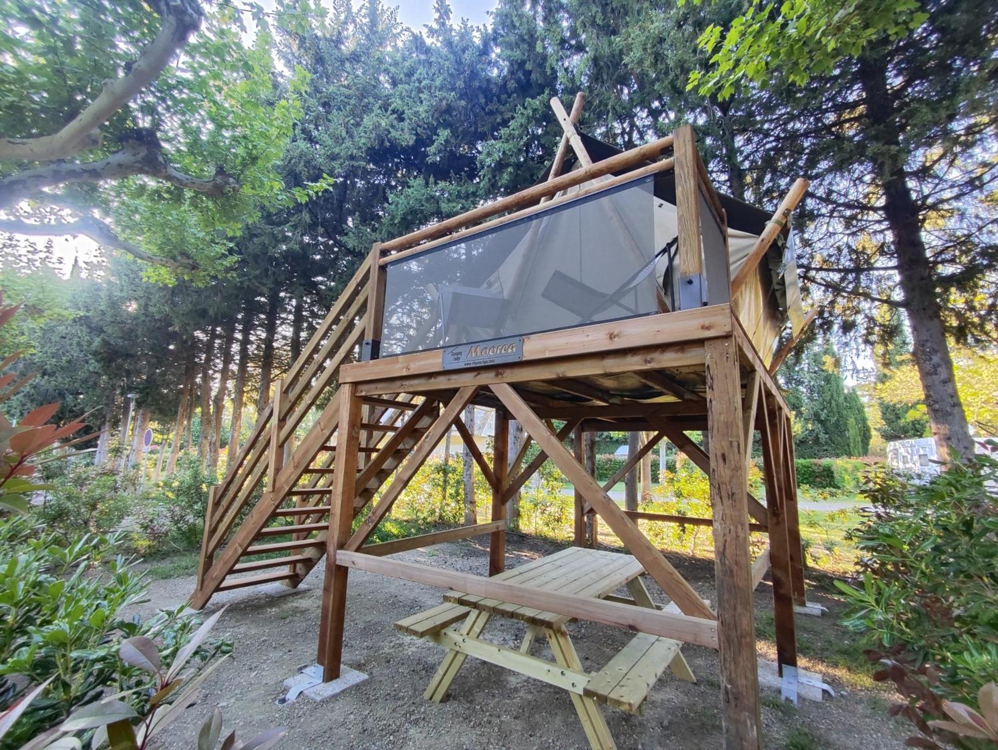 Porte Des Alpilles By M.a Destination Glamping Saint-Étienne-du-Grès