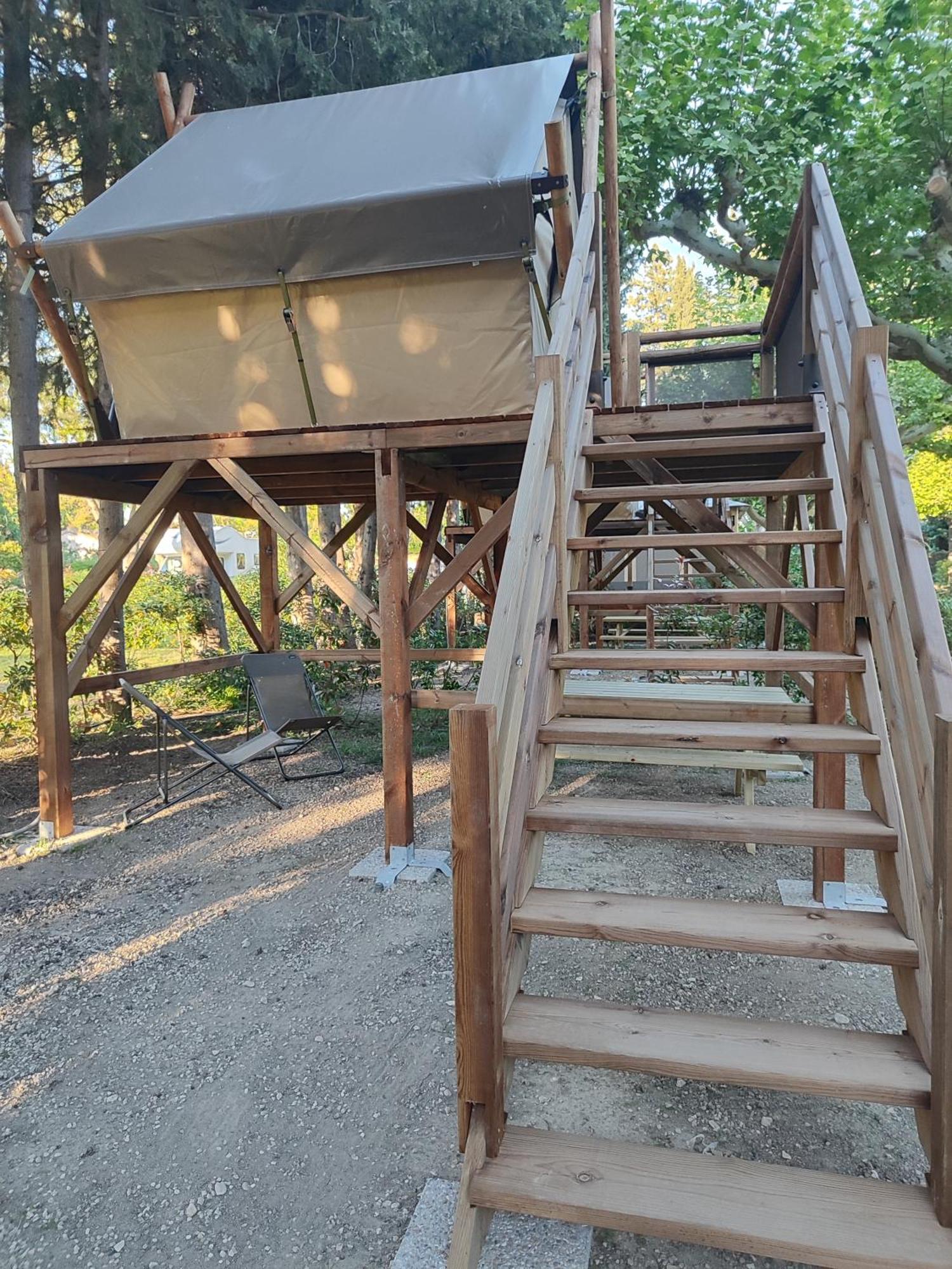 Porte Des Alpilles By M.a Destination Glamping Saint-Étienne-du-Grès